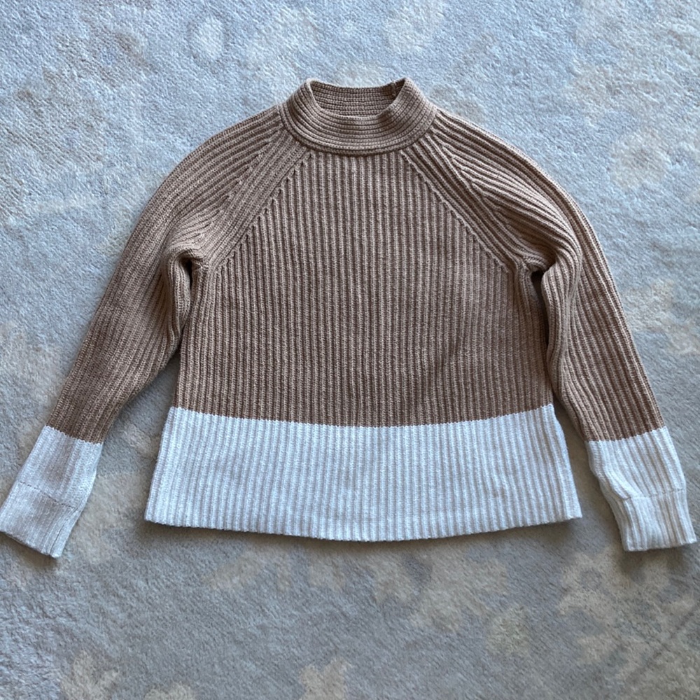 Banana Republic Sweater size small